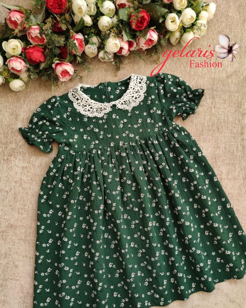 پیراهن دخترانه یقه گیپوردار طرح گل گچی(2 تا 8 سال) - Image 4