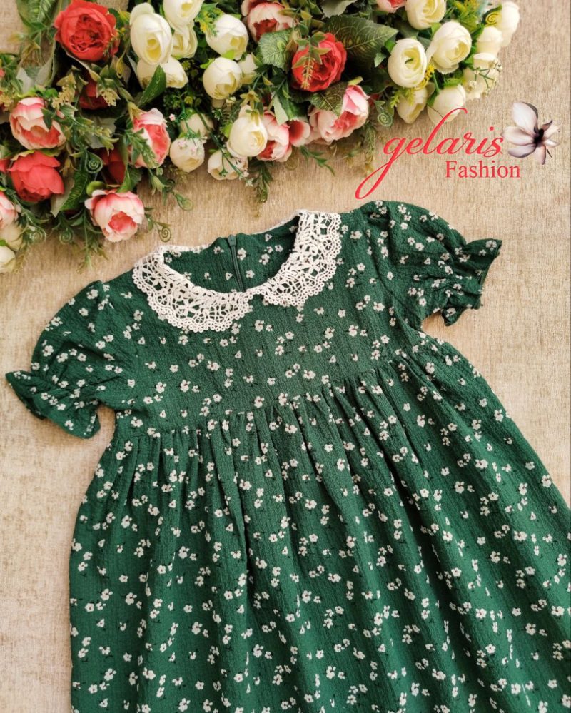 پیراهن دخترانه یقه گیپوردار طرح گل گچی(2 تا 8 سال) - Image 3