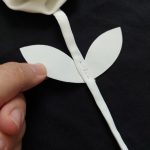 تیشرت تک مشکی دخترانه طرح رز سفید(3تا 12 سال ) - Image 4