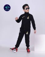 سویشرت شلوار پسرانه مشکی طرح ماجد (5 تا 12 سال) - Image 2